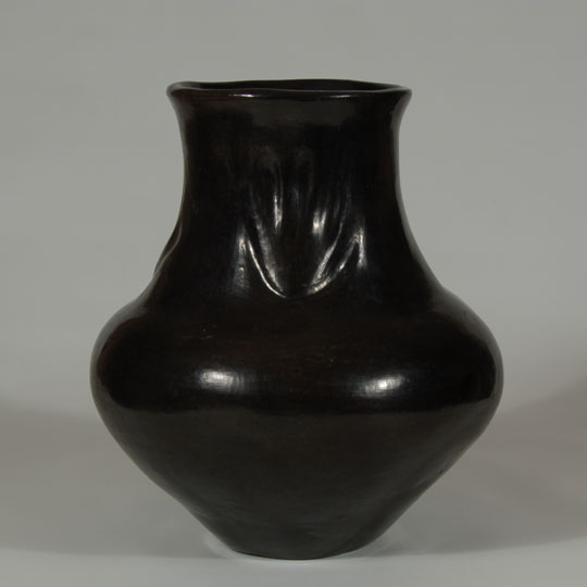 Santa Clara Pueblo Pottery - C3637H